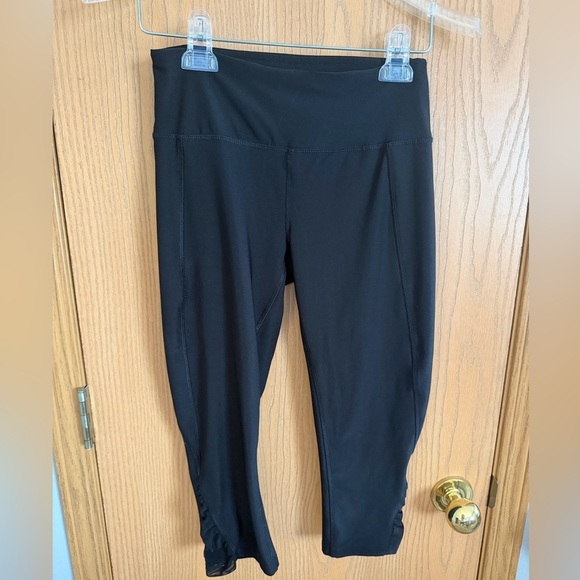 Maurices Pants - MAURICE’S In Motion Classic Black Ahtletic Workout Capri Leggings Women’s Size S